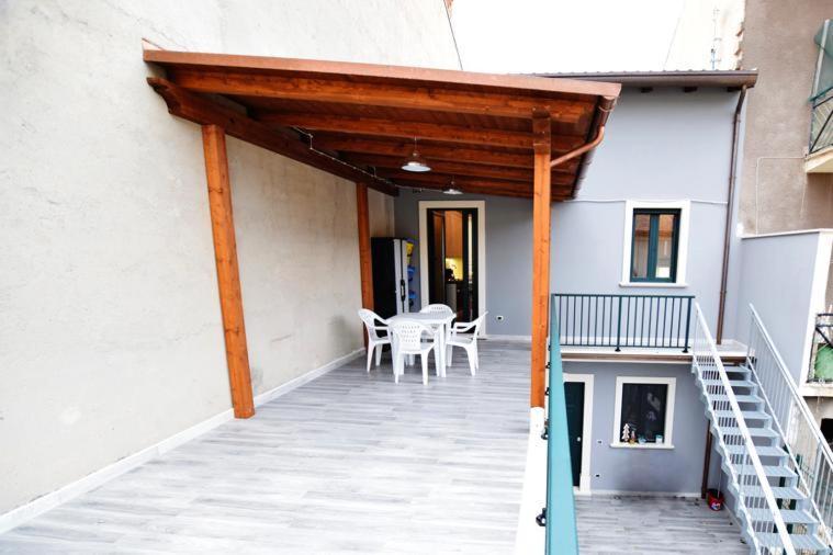 Bed and Breakfast ...Ecche Se Dorme Castelvecchio Subequo Exterior foto